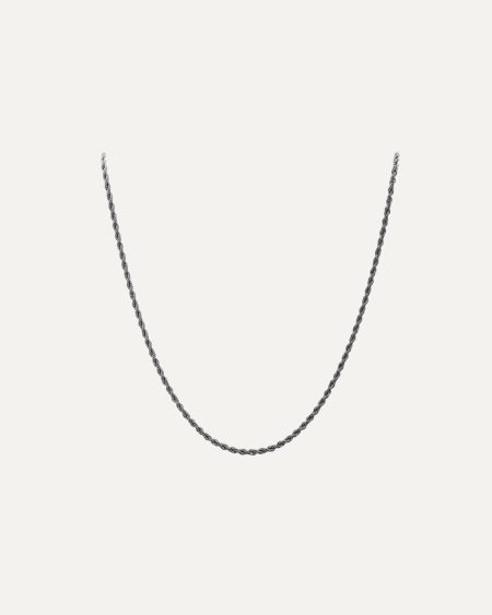 Collana nera elegante con design intrecciato