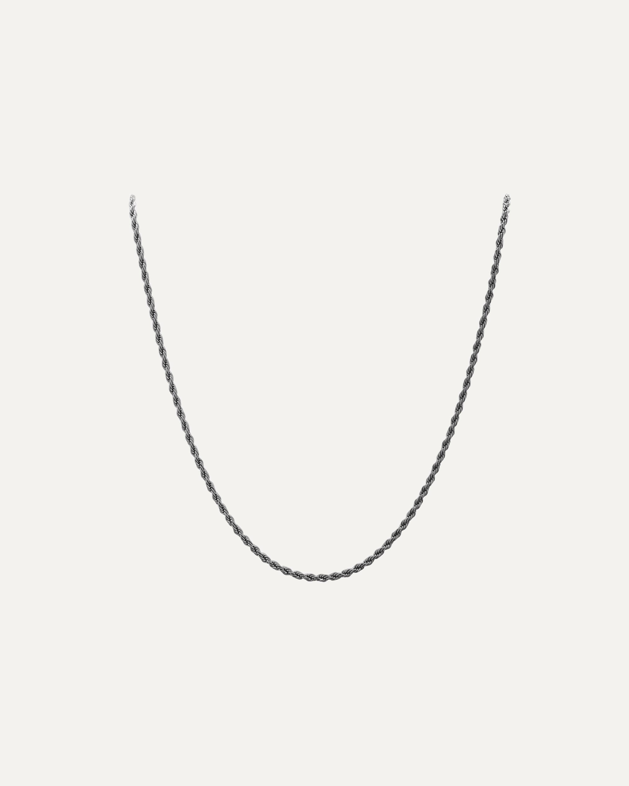 Collana nera elegante con design intrecciato