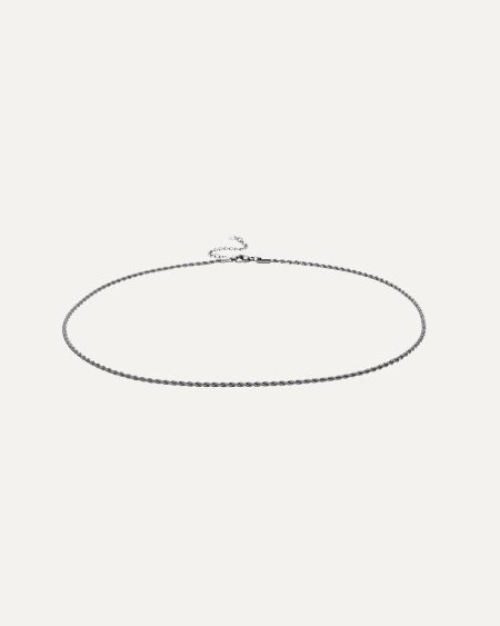 Collana in argento dalle linee eleganti
