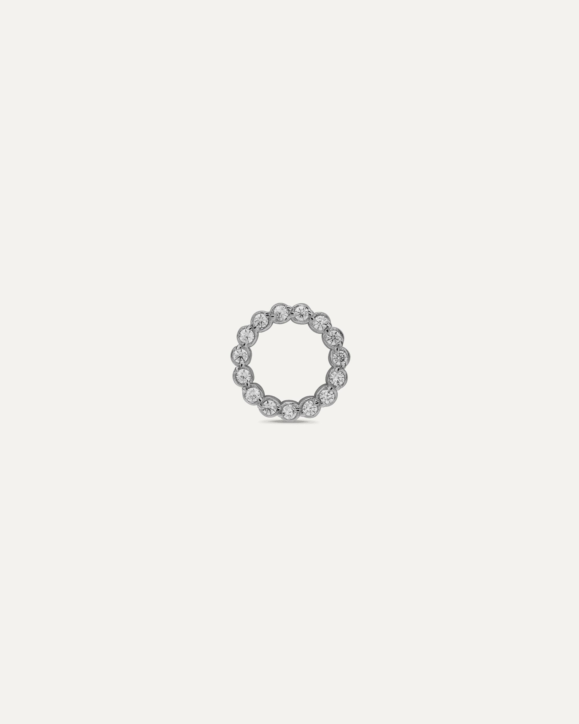 Anello decorato con diamanti brillanti